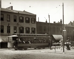 Straßenbahn an der South Tenth und Market Streets